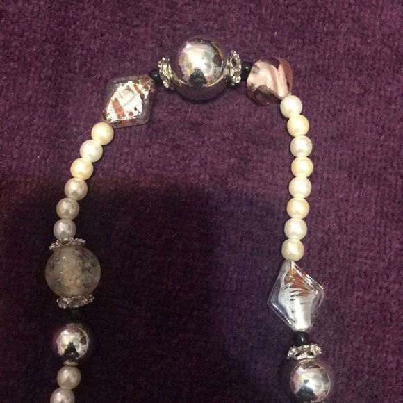 Faux pearl oriental necklace - Picture 2 of 2
